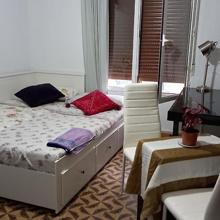 Las Golondrinas Habitacion En Piso Centrico Para Una O Dos Personas Zaragoza Dış mekan fotoğraf